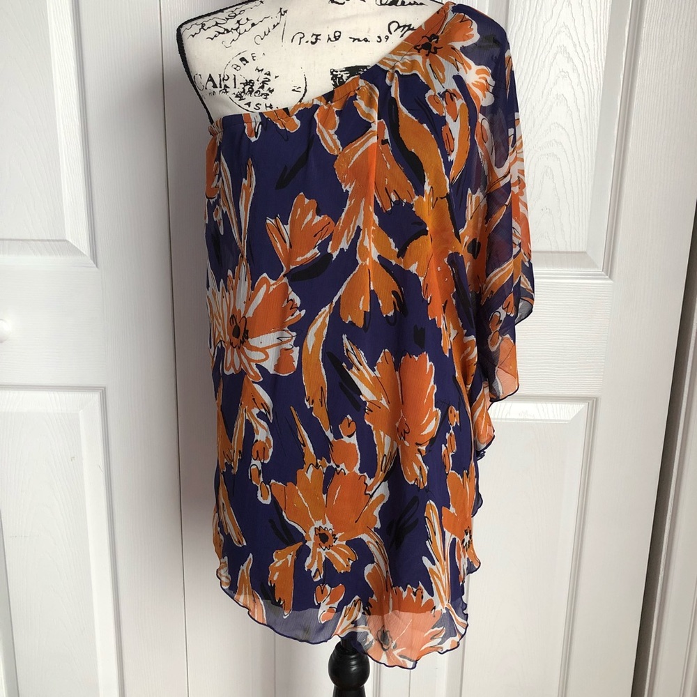 Outback Red Small One Sleeve Tunic Floral